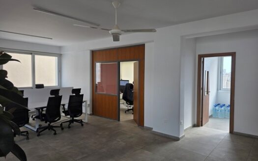 Office 125m2 in commercial building