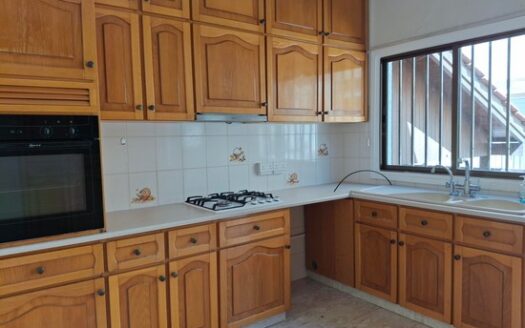 4 bedroom (3+1) unfurnished house near Tsirio