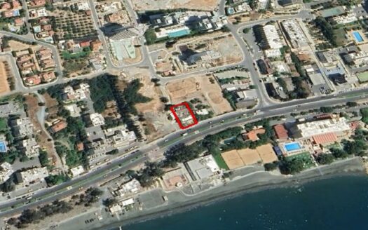 plot of land located in the tourist area of ​​Agios Tychona
