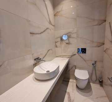 3 Bedroom Plus 1 separate staff room Luxury Whole Floor