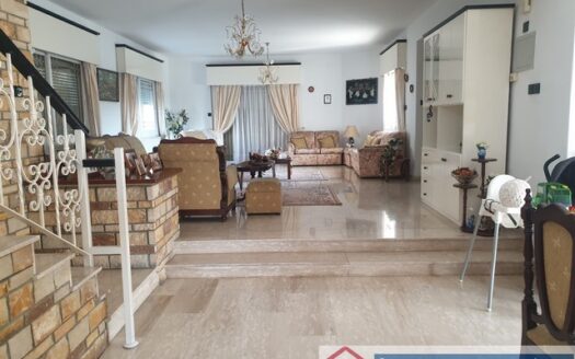 Spacious 3 bedroom house in Ekali