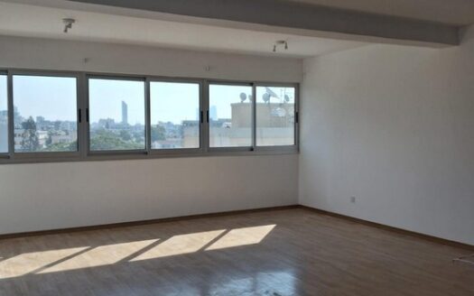 3 bedroom Penthouse unfurnished with veranda 60m2