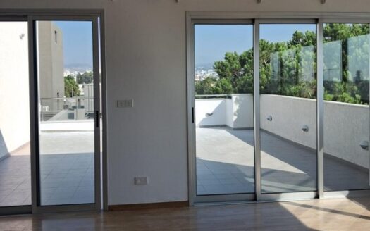 3 bedroom Penthouse unfurnished with veranda 60m2