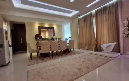Smart villa surrounded in landscaped gardens and pool