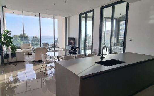 Whole floor 3 bedroom plus staff room on the beach