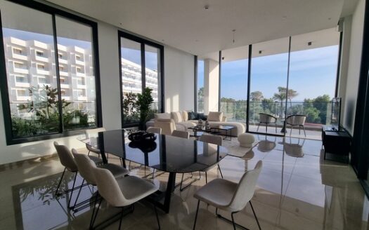 Whole floor 3 bedroom plus staff room on the beach