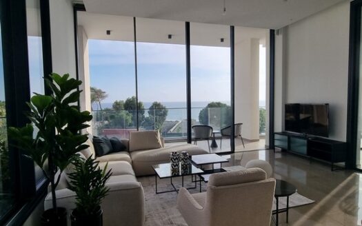Whole floor 3 bedroom plus staff room on the beach