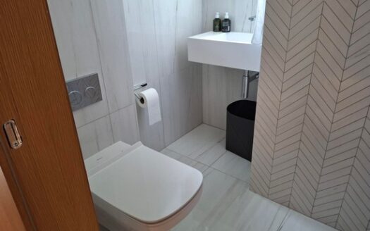 3 bedroom apartment for rent in new complex across the sesa