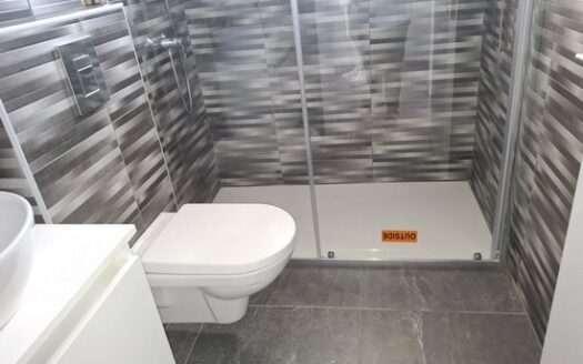 Brand new 3 bedroom penthouse with roof garden