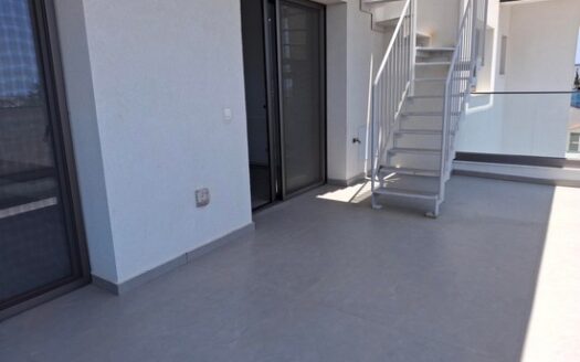 Brand new 3 bedroom penthouse with roof garden