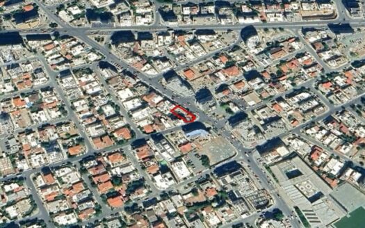 Commercial plot in Mesa Geitonia