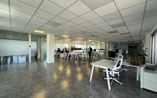 Hi tech office 460m2  great location with easy access