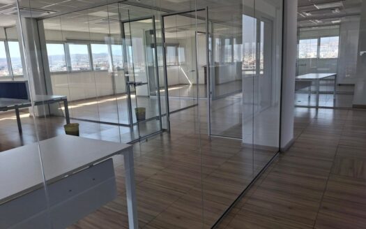 whole floor office 1000m2 with easy access to the highway