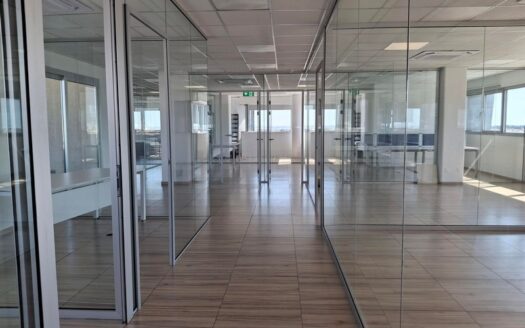 whole floor office 1000m2 with easy access to the highway