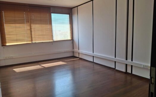 Office 165m2 in Agia Zoni