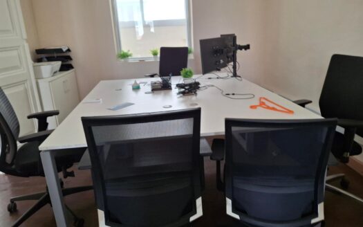 Furnished office 230m2 near the sea
