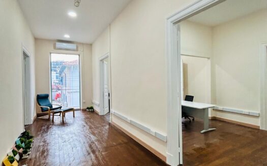 Furnished office 230m2 near the sea