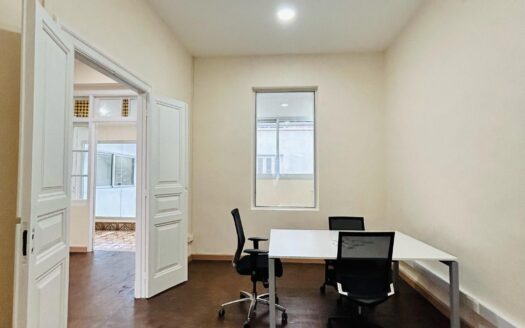 Furnished office 230m2 near the sea