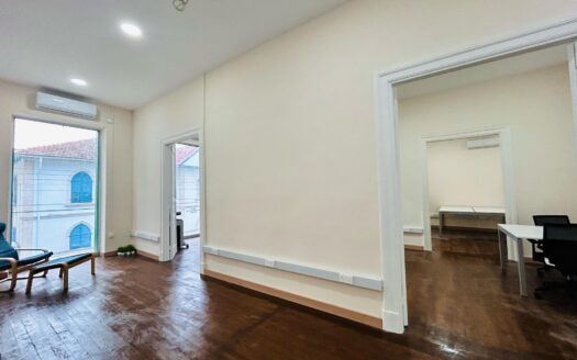 Furnished office 230m2 near the sea
